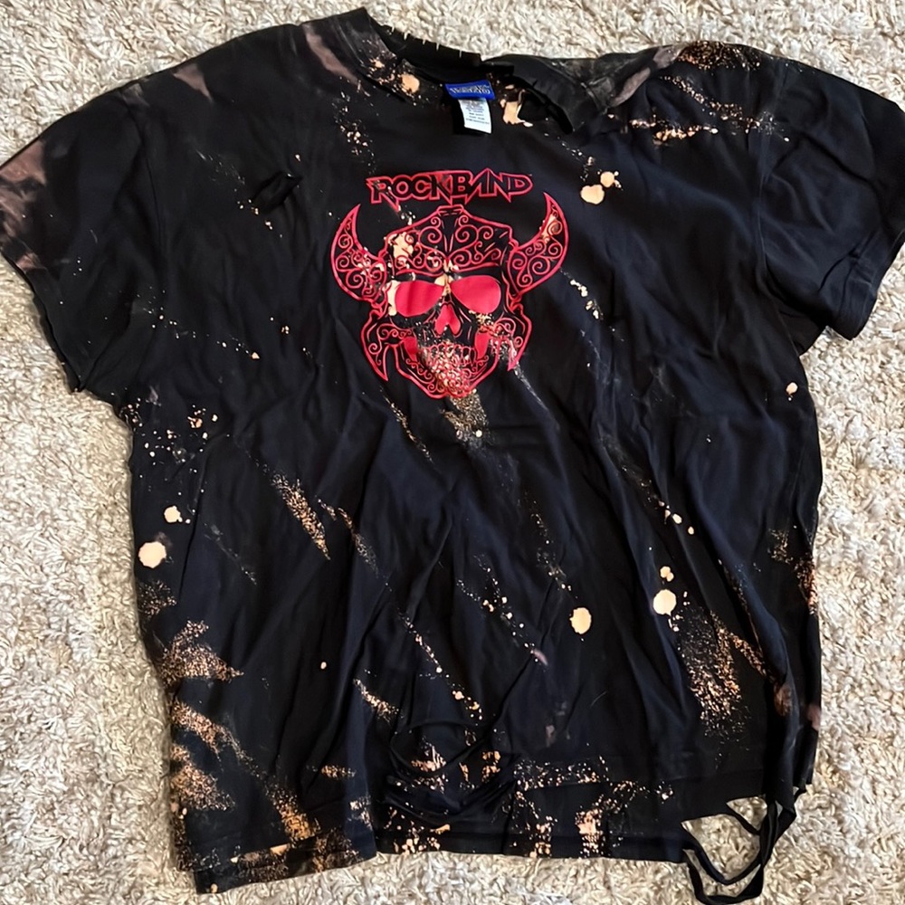 Men’s rock band tie-dye T-shirt with cut outs